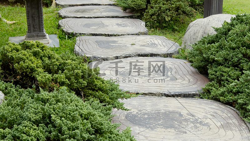 小型假山喷泉尺寸规格：打造园林景观的精准之选